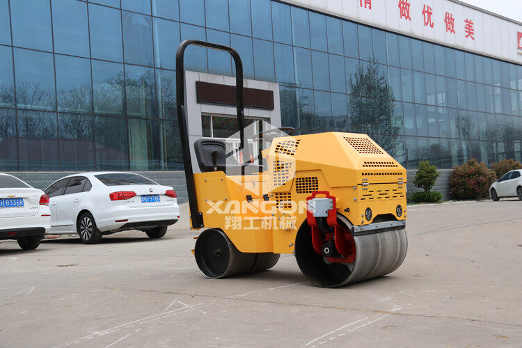 小型壓路機配重松動(dòng)的原因是什么？4個(gè)細節告訴你